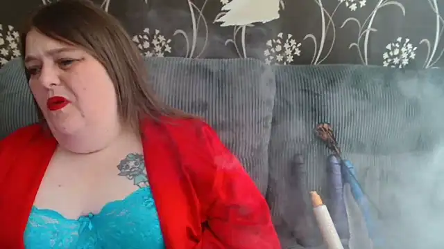 HouseWifeWhore Milf online show from September 25, 2025, 1:06 pm