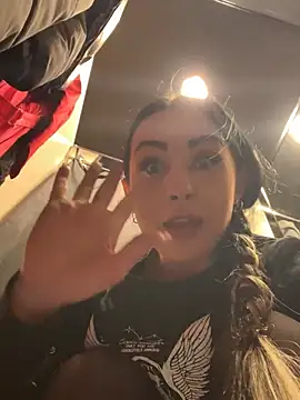 CrazzyChicks online show from January 26, 2025, 7:53 am