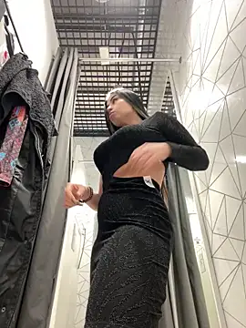 CrazzyChicks online show from March 3, 2025, 8:41 am