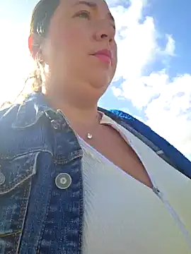 isabella rossse online show from February 20, 2026, 11:45 am