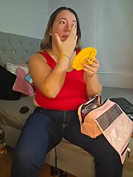 isabella rossse online show from January 14, 2026, 1:59 pm