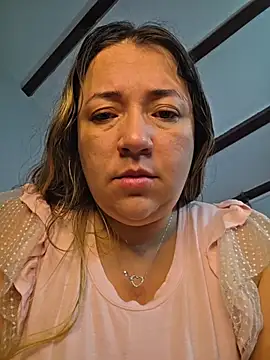 isabella rossse online show from December 17, 2025, 12:21 pm