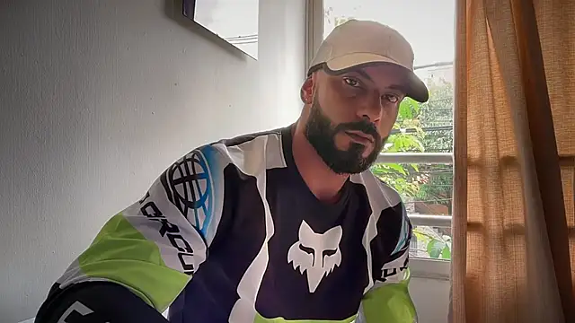 romeolovedark online show from April 5, 2026, 5:52 pm