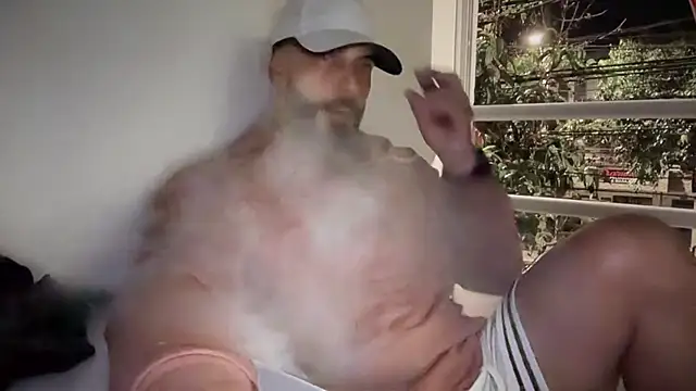 romeolovedark online show from December 2, 2025, 5:42 am