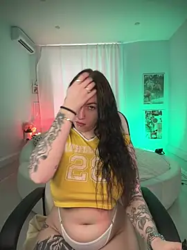 Snapshot of IvyHoney chatting on March 22, 2025, 10:28 am IvyHoney online show from March 22, 2025, 10:28 am