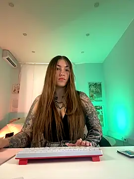 Snapshot of IvyHoney chatting on September 12, 2025, 9:20 am IvyHoney online show from September 12, 2025, 9:20 am