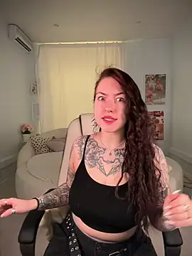 Snapshot of IvyHoney chatting on March 22, 2025, 6:43 am IvyHoney online show from March 22, 2025, 6:43 am