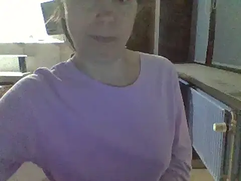 Snapshot of Moi_Lina chatting on March 21, 2025, 1:02 am Moi Lina online show from March 21, 2025, 1:02 am