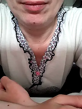 Snapshot of Moi_Lina chatting on September 23, 2025, 11:28 am Moi Lina online show from September 23, 2025, 11:28 am