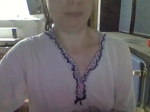 Snapshot of Moi_Lina chatting on September 14, 2025, 9:59 pm Moi Lina online show from September 14, 2025, 9:59 pm