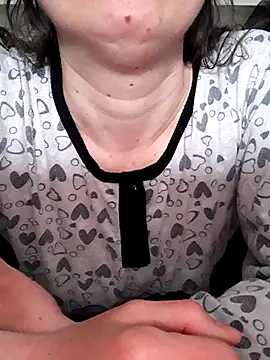 Snapshot of Moi_Lina chatting on October 6, 2025, 11:22 am Moi Lina online show from October 6, 2025, 11:22 am