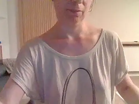 Moi Lina online show from July 26, 2026, 11:11 pm