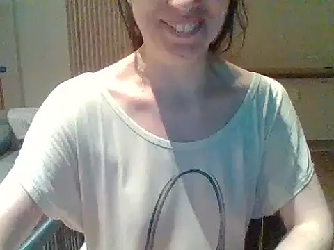 Moi Lina online show from July 24, 2026, 9:00 pm