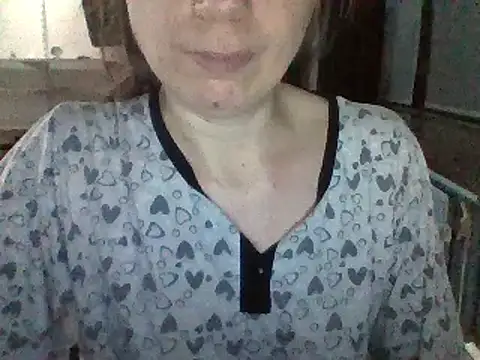Snapshot of Moi_Lina chatting on October 14, 2025, 7:47 pm Moi Lina online show from October 14, 2025, 7:47 pm