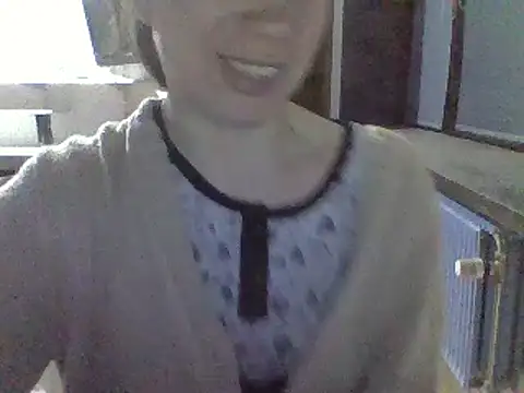 Snapshot of Moi_Lina chatting on February 8, 2025, 10:40 pm Moi Lina online show from February 8, 2025, 10:40 pm