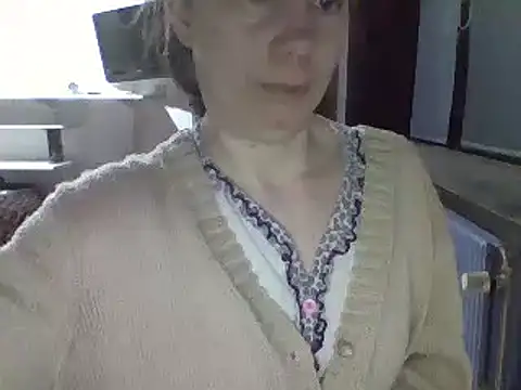 Snapshot of Moi_Lina chatting on December 28, 2024, 12:04 am Moi Lina online show from December 28, 2024, 12:04 am