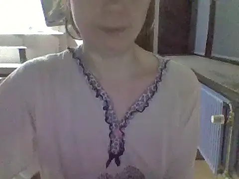 Snapshot of Moi_Lina chatting on January 29, 2025, 12:01 am Moi Lina online show from January 29, 2025, 12:01 am