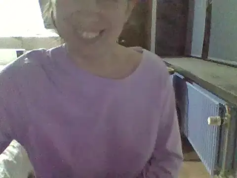 Snapshot of Moi_Lina chatting on February 21, 2025, 10:59 pm Moi Lina online show from February 21, 2025, 10:59 pm