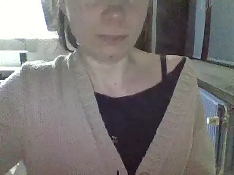 Snapshot of Moi_Lina chatting on February 17, 2025, 11:54 pm Moi Lina online show from February 17, 2025, 11:54 pm
