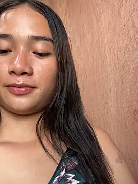 ShinningEthene online show from March 3, 2026, 12:17 am