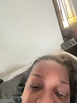 Snapshot of ChocolateBuns101 chatting on December 25, 2024, 4:54 pm ChocolateBuns101 online show from December 25, 2024, 4:54 pm