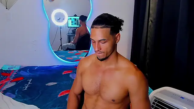 Snapshot of Kris_Khalifa69 chatting on September 28, 2025, 1:01 am Kris Khalifa69 online show from September 28, 2025, 1:01 am