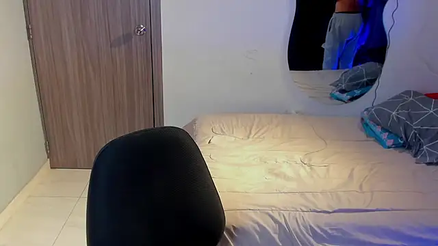 Snapshot of Kris_Khalifa69 chatting on December 2, 2025, 1:39 am Kris Khalifa69 online show from December 2, 2025, 1:39 am