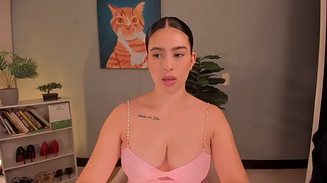 LiaPearce online show from May 26, 2026, 12:36 pm