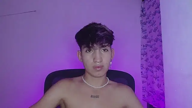 Snapshot of littlextreme chatting on February 17, 2025, 3:58 am littlextreme online show from February 17, 2025, 3:58 am