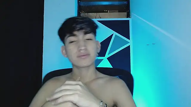 Snapshot of littlextreme chatting on March 12, 2025, 5:35 am littlextreme online show from March 12, 2025, 5:35 am