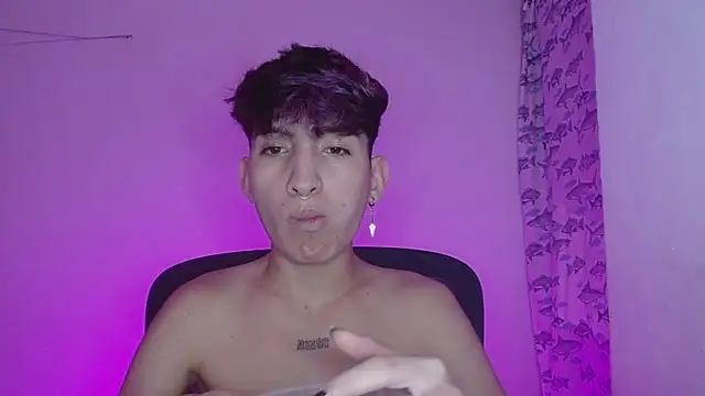 Snapshot of littlextreme chatting on February 11, 2025, 2:57 am littlextreme online show from February 11, 2025, 2:57 am