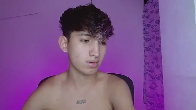 Snapshot of littlextreme chatting on February 22, 2025, 5:44 am littlextreme online show from February 22, 2025, 5:44 am