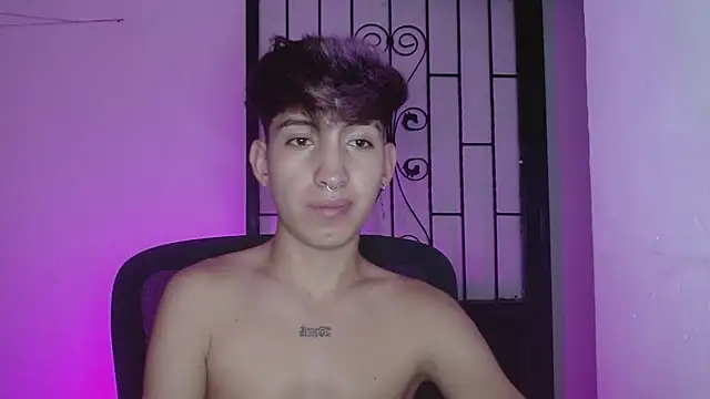 Snapshot of littlextreme chatting on February 10, 2025, 2:30 am littlextreme online show from February 10, 2025, 2:30 am