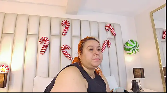 aandreaperez online show from December 17, 2025, 11:37 am