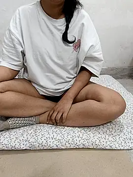 Rubyrosemumbai online show from October 15, 2025, 5:06 am