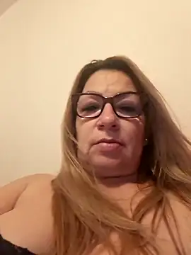 gisela27 online show from June 8, 2026, 5:52 am