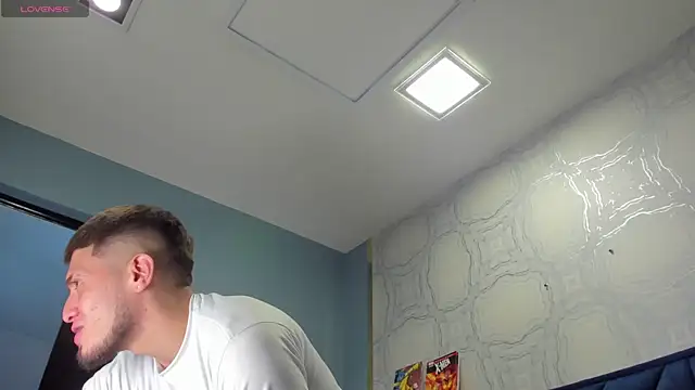 Snapshot of SebastianMaximoff chatting on November 12, 2025, 6:34 pm SebastianMaximoff online show from November 12, 2025, 6:34 pm