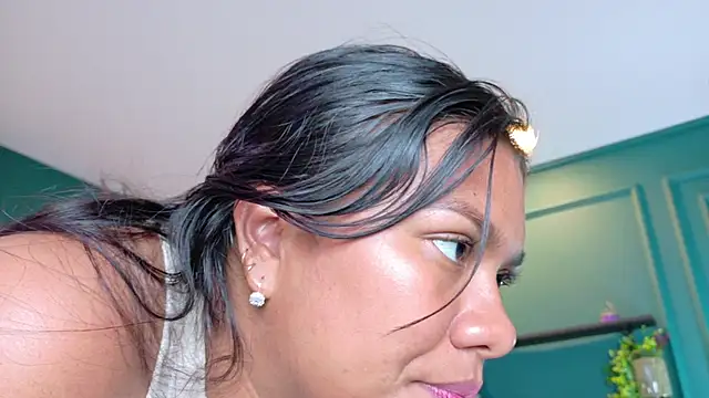 ale cam online show from July 7, 2026, 1:41 am