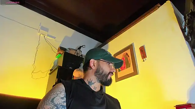 CamiloGray  online show from November 4, 2025, 1:59 pm