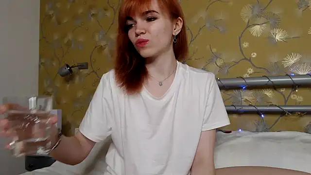 Snapshot of olivka-flower chatting on October 4, 2025, 7:04 pm olivka-flower online show from October 4, 2025, 7:04 pm