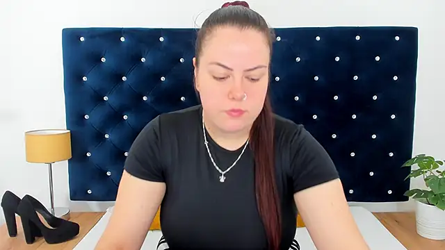 EvaLick online show from October 27, 2025, 6:36 am