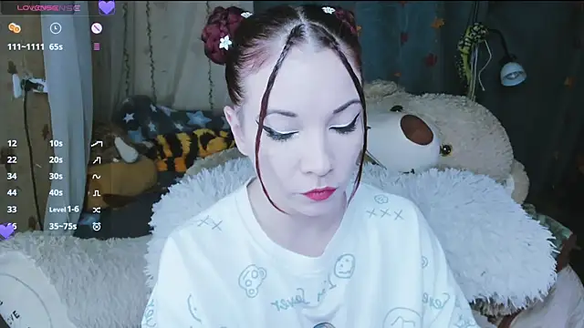 Snapshot of XNuka_Flower_LoverX chatting on October 18, 2025, 6:54 pm XNuka Flower LoverX online show from October 18, 2025, 6:54 pm