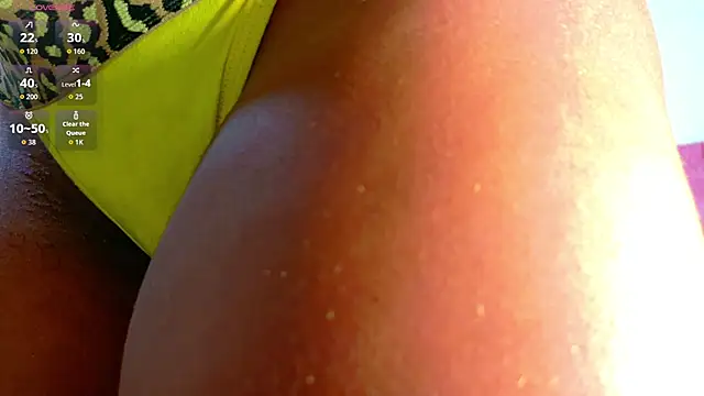 hornyhousekeeper  online show from November 18, 2025, 12:52 pm