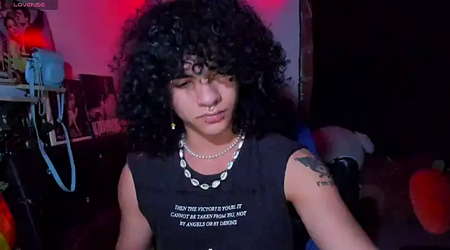 sweetvond  online show from February 11, 2025, 6:51 am