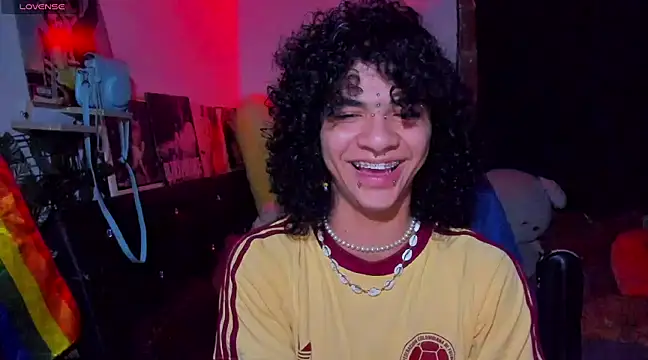 sweetvond  online show from February 11, 2025, 3:50 am