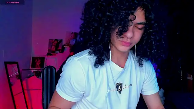 sweetvond  online show from November 12, 2025, 10:57 pm