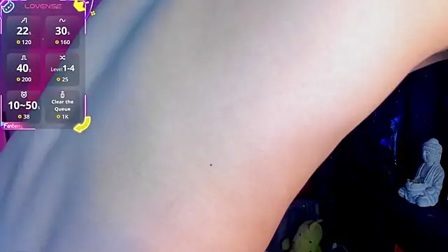 sweetvond  online show from October 17, 2025, 10:22 pm