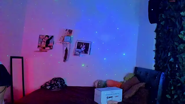 sweetvond  online show from September 25, 2025, 1:06 pm