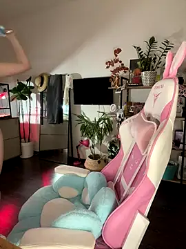 sweetest pie online show from October 23, 2025, 4:49 pm