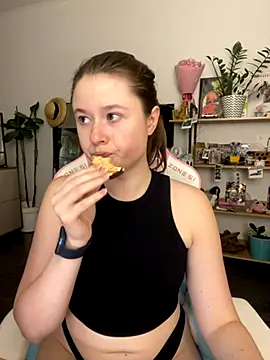 sweetest pie online show from November 13, 2025, 11:52 pm